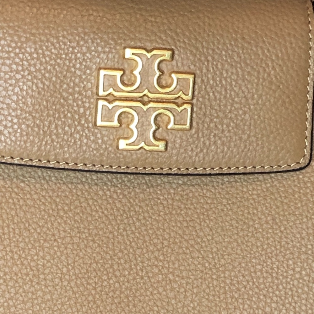 Tory Burch Britten tan pebbled leather satchel. - Picture 3 of 13